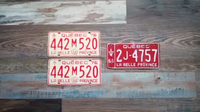 Plaques d'automobile Vintage 2 plaques 1976 même numéro 1 plaque 1966 Faites vos offres je suis ouve...