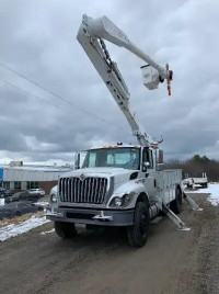 2010 International (7300) with Altec Bucket Unit (AM55)