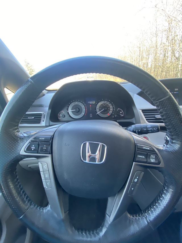 2015 Honda Odyssey Touring - Original Owners in Cars & Trucks in Edmonton - Image 4
