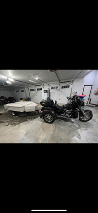 Harley-Davidson trike and tent trailer