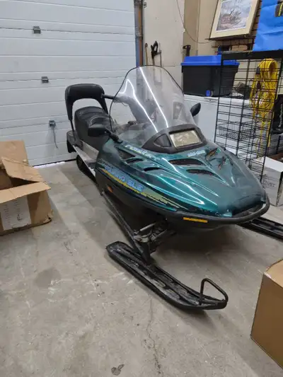 500 fan cooled 2 up seat, electric start, reverse, hand and thumb warmer, reverse, seat newly recove...