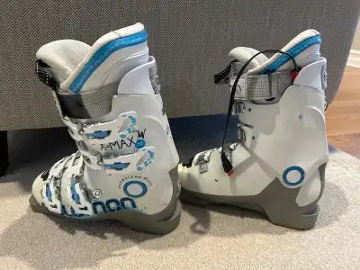 Women’s Salomon downhill ski boots WITH SIDAS HEATERS, View more