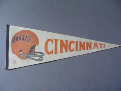 Vintage Cincinnati Bengals full size pennant, View more