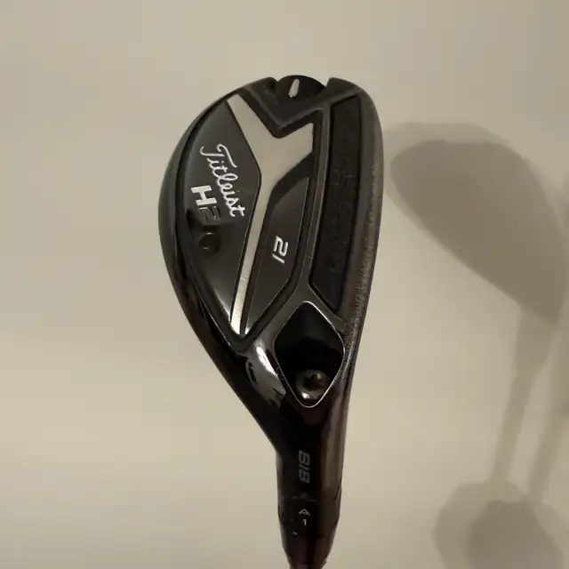 TItleist H2 818 3 Hybrid Regular RH in Golf in Guelph - Image 2