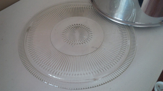 Full Size Cake Plate/Saver Stainless Steel Top Glass Plate Below in Arts & Collectibles in Stratford - Image 2