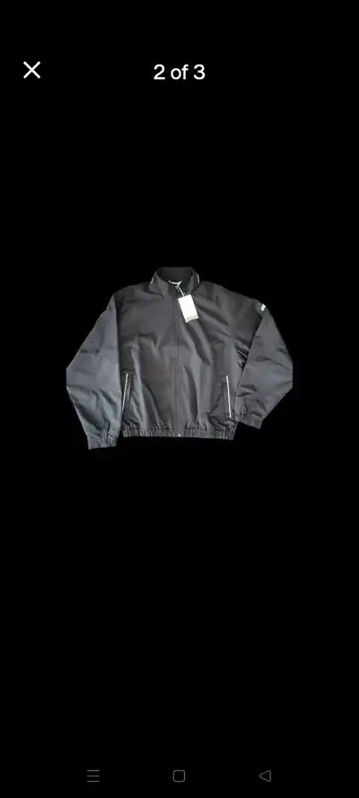 Brand: Cutter & Buck MSRP: $90 Size: Large (L) This stylish and lightweight black jacket is ideal fo...