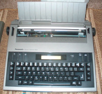 PANASONIC  KX-R200  ELECTRONIC  TYPEWRITER