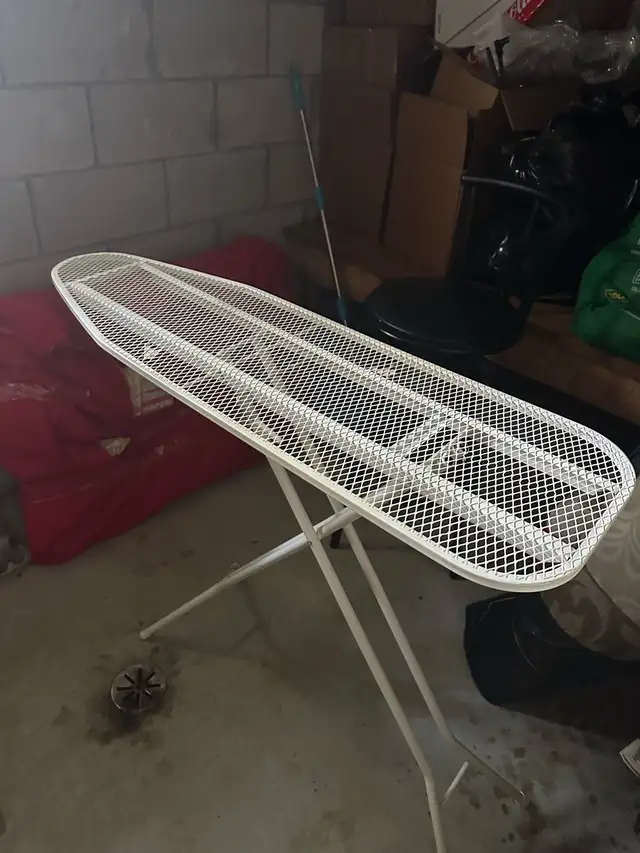 Ironing board63826837948545120