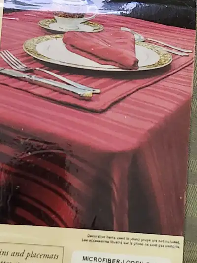 Luxury Tablecloth Hunter Green 84 x 60, View more