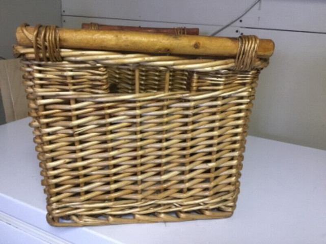 Large wicker basket in Home Décor & Accents in Kitchener / Waterloo - Image 2