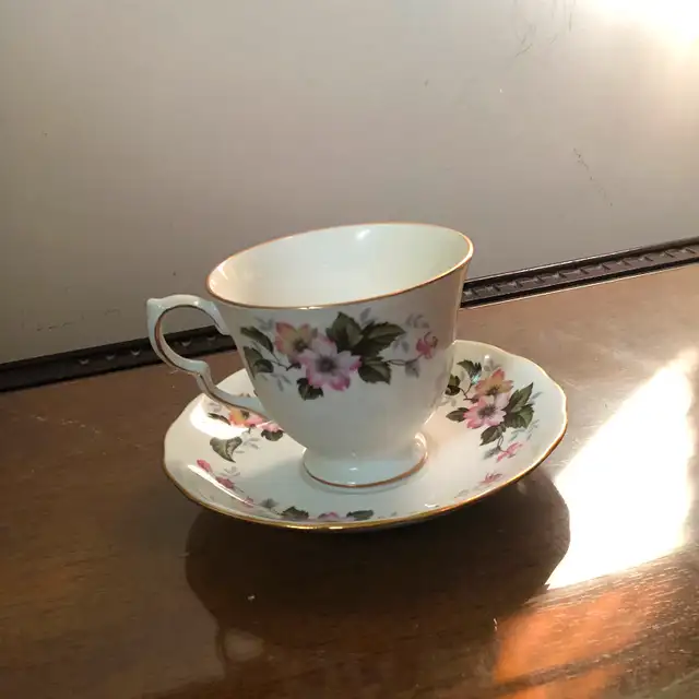 ENGLISH BONE CHINA - Vintage62863737988483121