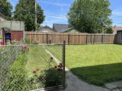 Spacious furnished room available in a quiet, clean upper unit of a duplex in Windsor. Located right...