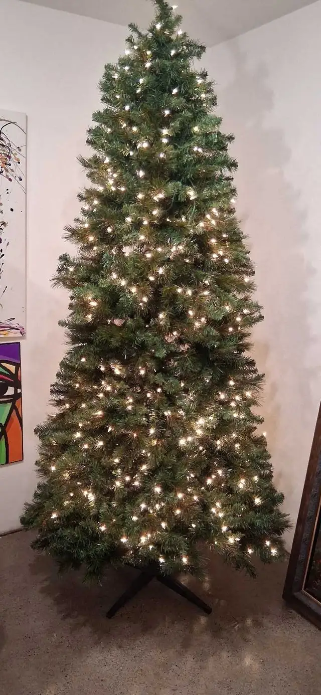 7.5' Pre-lit Tree