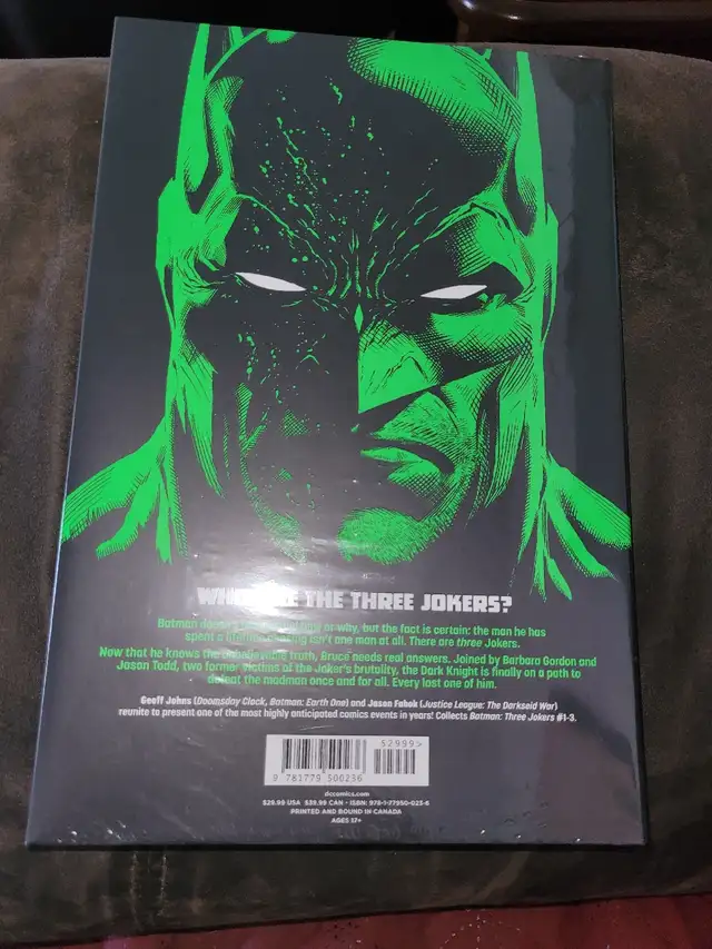 DC BATMAN THREE JOKERS HARD COVER in Comics & Graphic Novels in Hamilton - Image 3