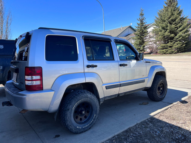 2008 Jeep Liberty in Cars & Trucks in Red Deer - Image 4
