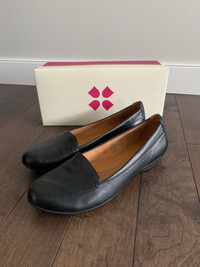 NEW Naturalizer Saban Loafers (Size 9)