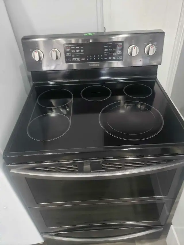 samsung black stainless steel electric double stove in Stoves, Ovens & Ranges in Hamilton - Image 3