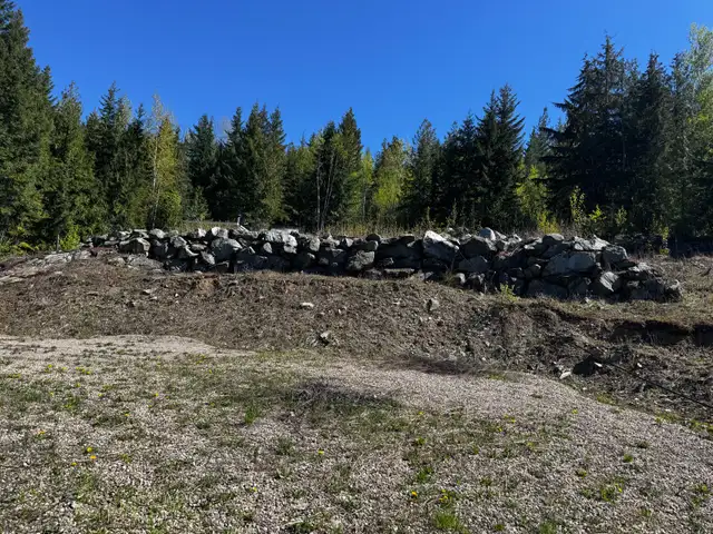 Shuswap lakeview 1.5 acre lot with infrastructure  in Land for Sale in Kamloops - Image 4