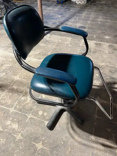 hair stylist chair, View more