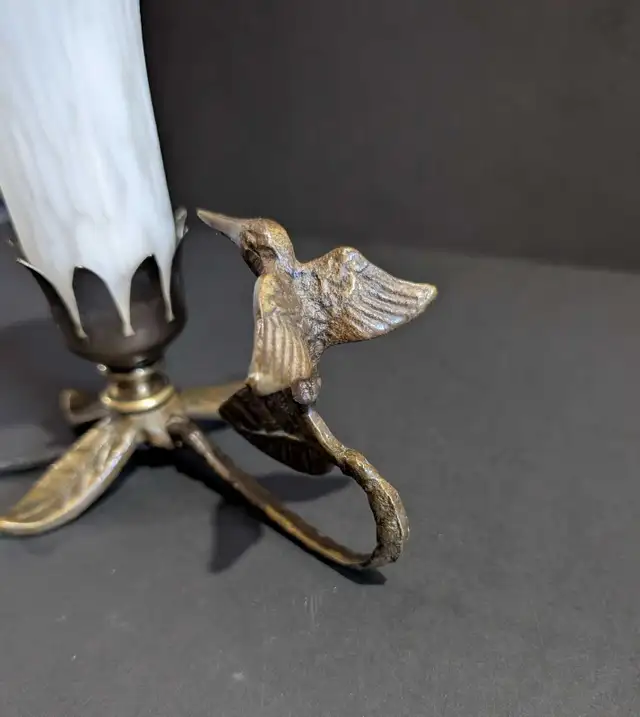 Vtg Hummingbird Table Lamp Glass Lily  Shade Bronze Base 8" in Indoor Lighting & Fans in Charlottetown - Image 3