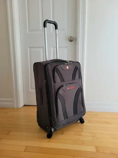 Swiss Gear 4 Wheel Suitcase 26" Medium Luggage.