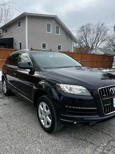 Audi Q7 2013 with 225thousand km on it, very well taken care of regularly oil changes and maintenanc...