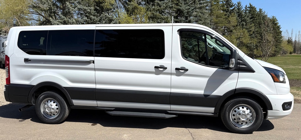 Ford Transit Passenger 2023 photo 4