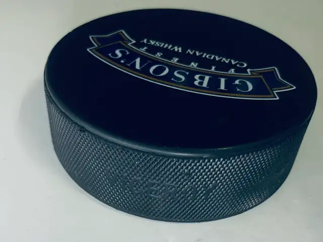 Hockey Puck - Gibson's Finest whisky Promotion in Arts & Collectibles in Mississauga / Peel Region - Image 4