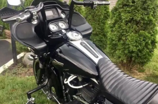 2016 HARLEY DAVIDSON ROAD GLIDE CUSTOM in Street, Cruisers & Choppers in City of Toronto - Image 8