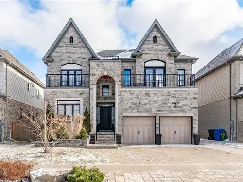 Live in one of South Guelph's most desirable neighborhoods close to university of Guelph! Beautiful...