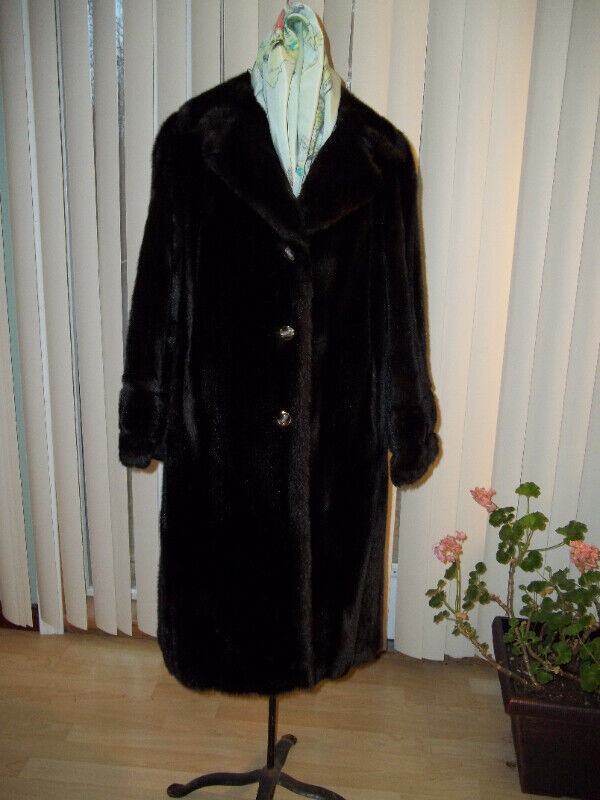 VINTAGE FAUX FUR WOMANS LONG WINTER COAT TISSAVEL MADE IN FRANCE in Women's - Tops & Outerwear in Barrie