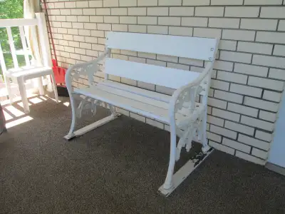 Banc de jardin avec 2 pieds en fonte antiques, View more