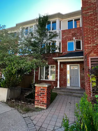 Condo Townhouse for rent near Yonge/Steeles/Clark, Available from June 16th ✅ 3 Bedrooms + Den | Fin...