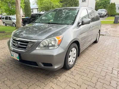 2009 Honda Oddyssy Ex Clean title Fresh Safety 282,000 km, mostly Highway driven Super clean body, n...
