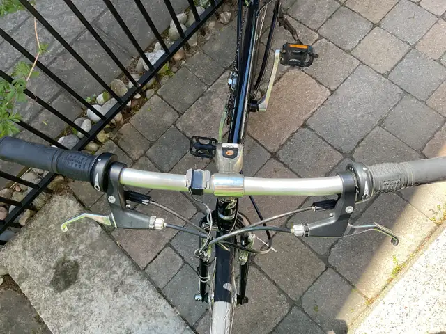 Trek Multitrack 730 bike - steel frame in Cruiser, Commuter & Hybrid in Oakville / Halton Region - Image 3