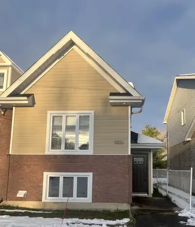 Lumineux appartement 3 1/2 avec une grande chambre, à Saint-Hubert. Disponible à partir du 1er décem...