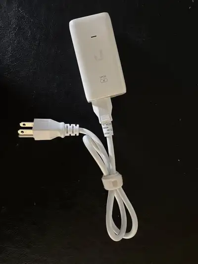 Ubiquiti Gigabit POE Power Injector GP-V480-032G, View more