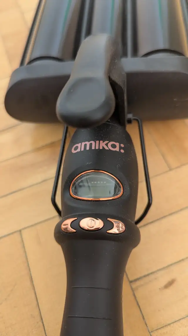 Amika High Tide Deep Wave Hair Crimper in Health & Special Needs in City of Toronto - Image 3