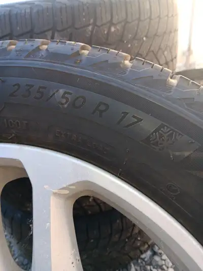 Only ran on for 1 season 10k to 13000 KM driven on! Reason for selling got a new car and these no lo...