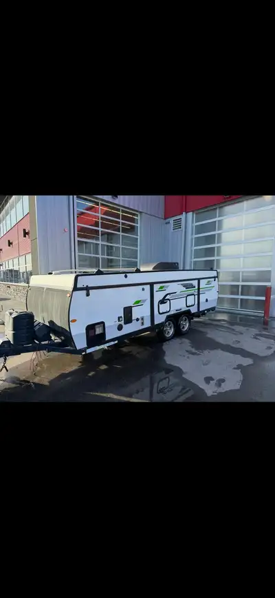 Mack daddy of tent trailer. Excellent condition, barely used , has propane/battery/electric fridge,...