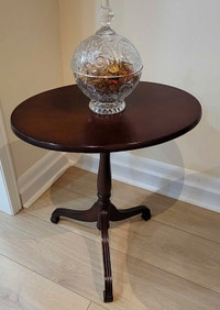 Corner/Side Accent Table - Oval