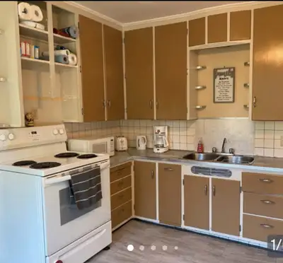 Location: Queens County, NS A 2+bdrm, 4-pc bath, bright & spacious home sitting on an oversized lot...