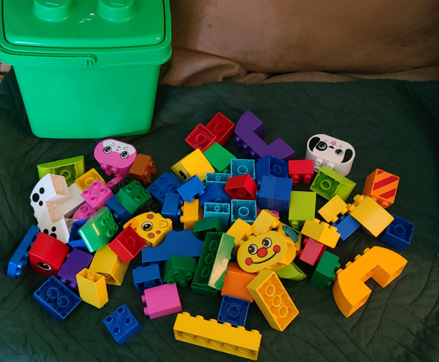 Lego Duplo bucket filled with building blocks  dans Jouets et jeux  à London