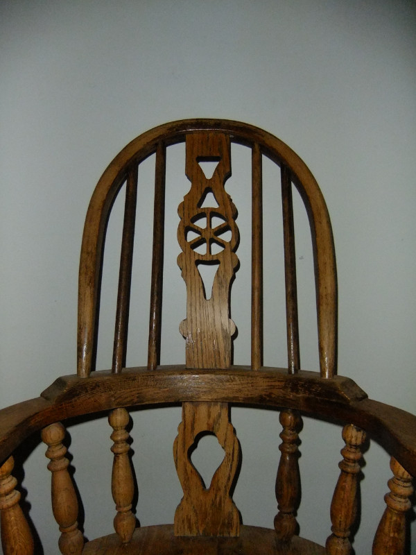 Windsor Dining Arm Chair in Other in Kelowna - Image 2