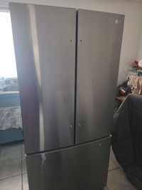 Frigidaire LG neuf Smart double portes