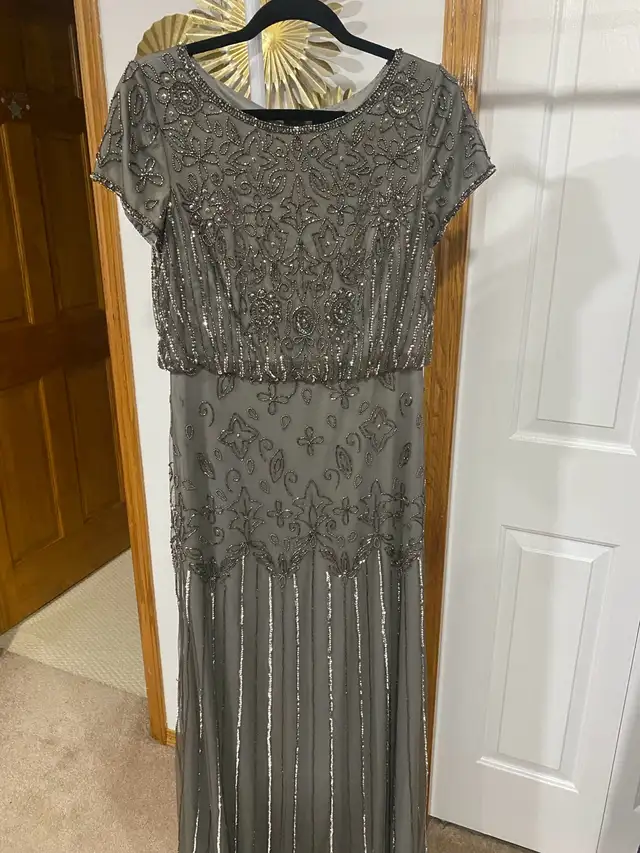 dresses new  100$ each62863737015811122