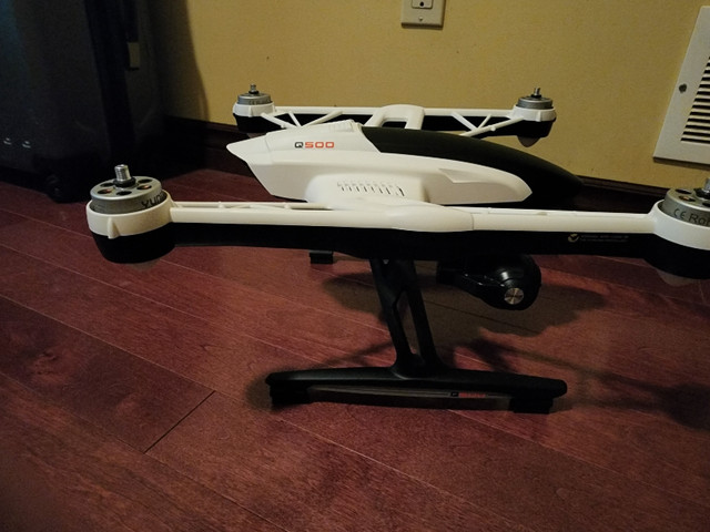 Yuneec typhoon q500 drone w/4k camera in Hobbies & Crafts in Windsor Region - Image 2