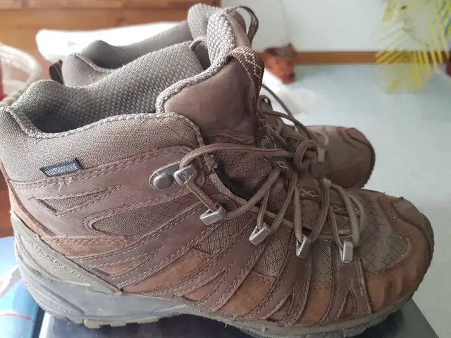 Women's size 8 Merrell hiking boots in Women's - Shoes in Calgary - Image 6