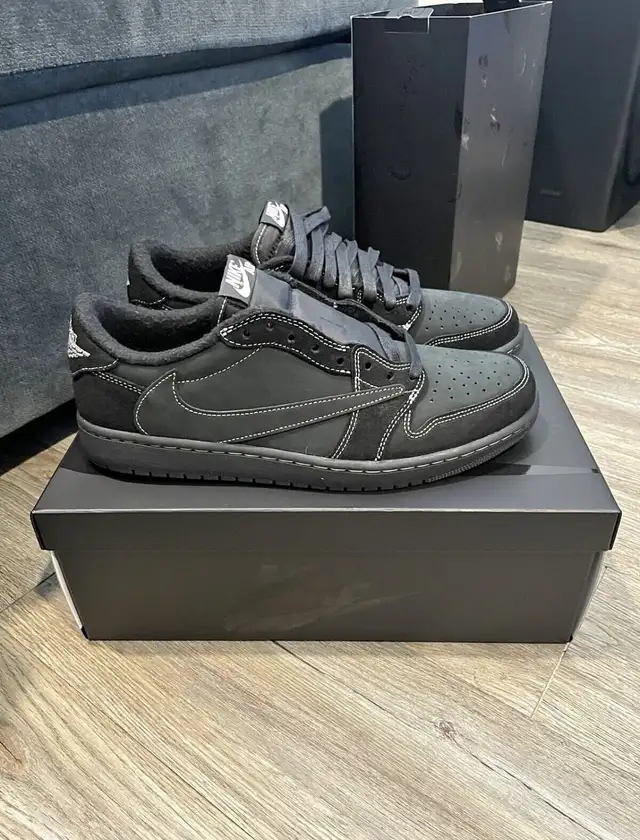 Jordan 1 Retro Low SP Travis Scott Black Phantom in Men's Shoes in Mississauga / Peel Region - Image 2