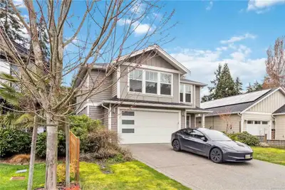 4 bedroom house available in Langford
